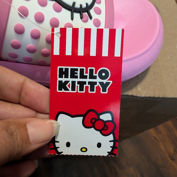 Hello Kitty Sandals - Picture 7 of 8